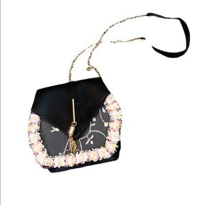 Like-New | Women flower purse |